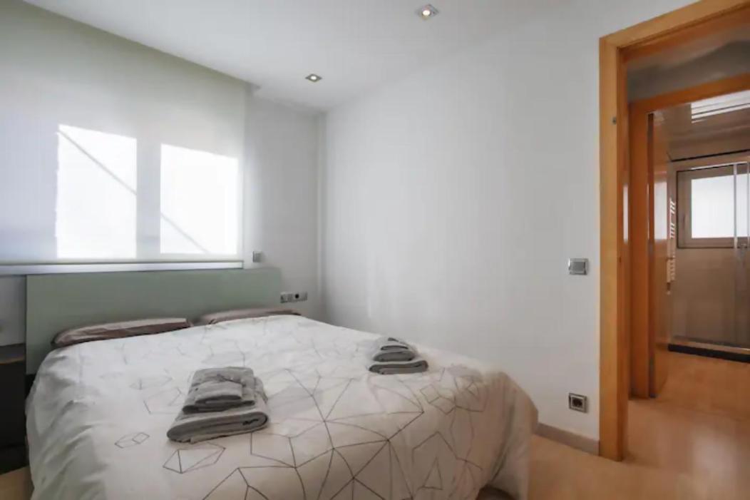 Apartamento Playa Con Piscina Parking Y 2 Habitac Appartement Castelldefels Buitenkant foto