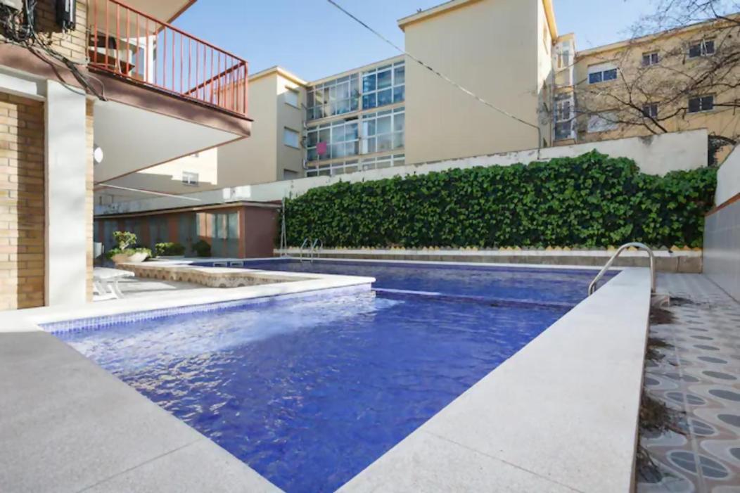 Apartamento Playa Con Piscina Parking Y 2 Habitac Appartement Castelldefels Buitenkant foto